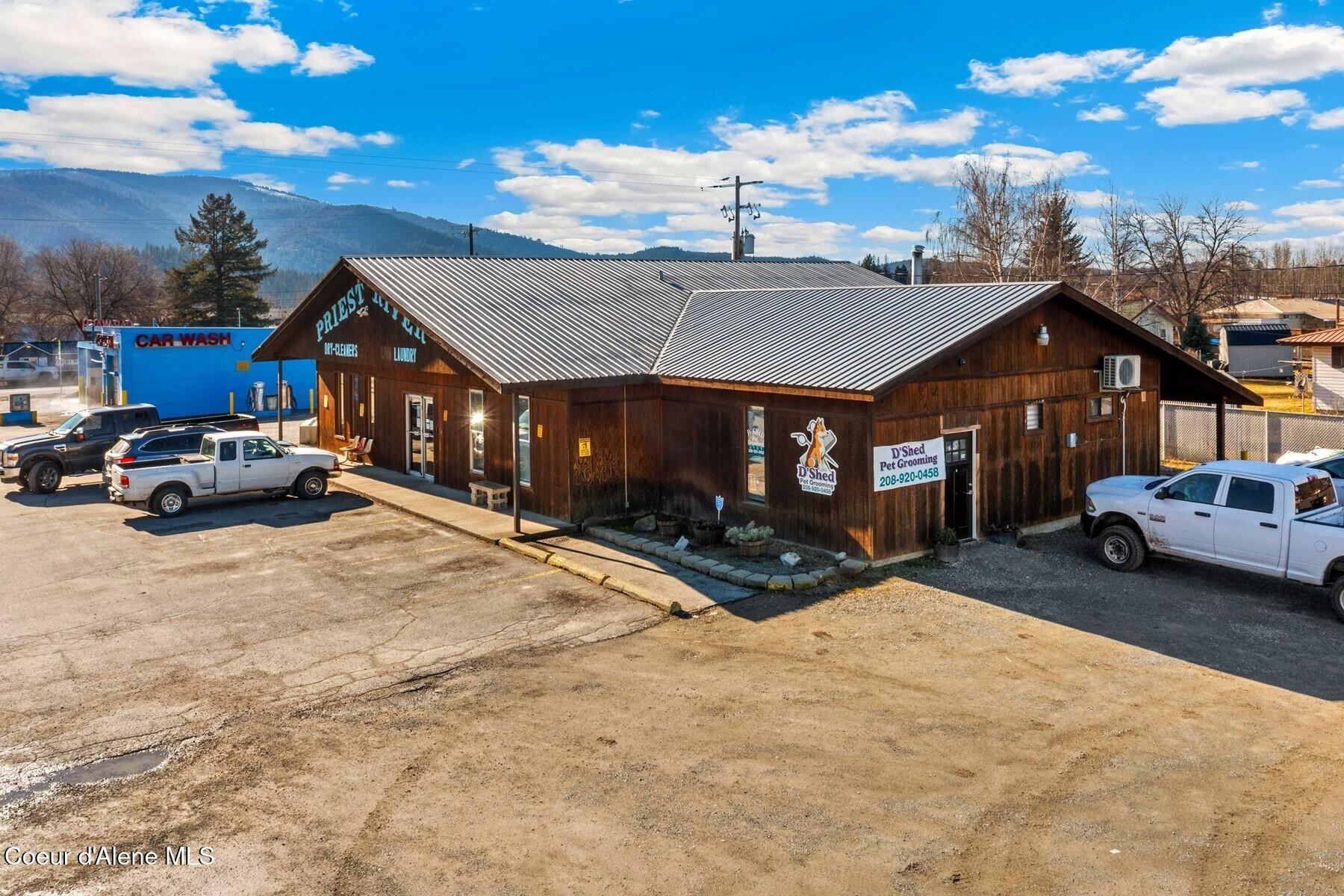 Image 2: Prime Location in Priest River