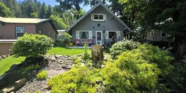 Image 3: Front of Home