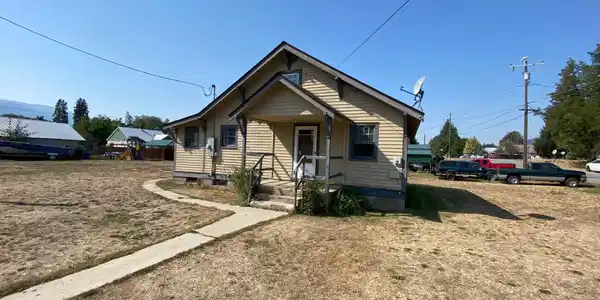 274 2nd St