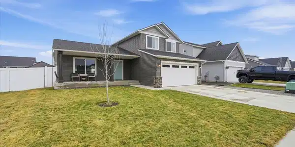 5616 W Lujack WAY