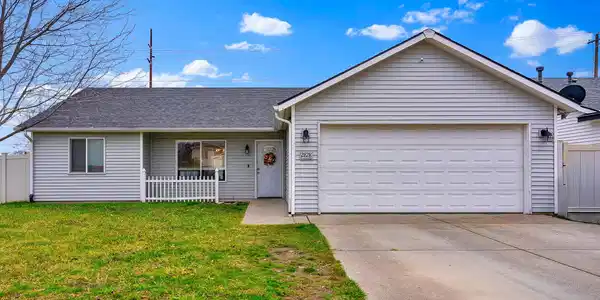 2878 E KNAPP CIR