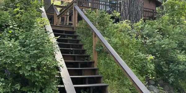 Image 4: STAIRS