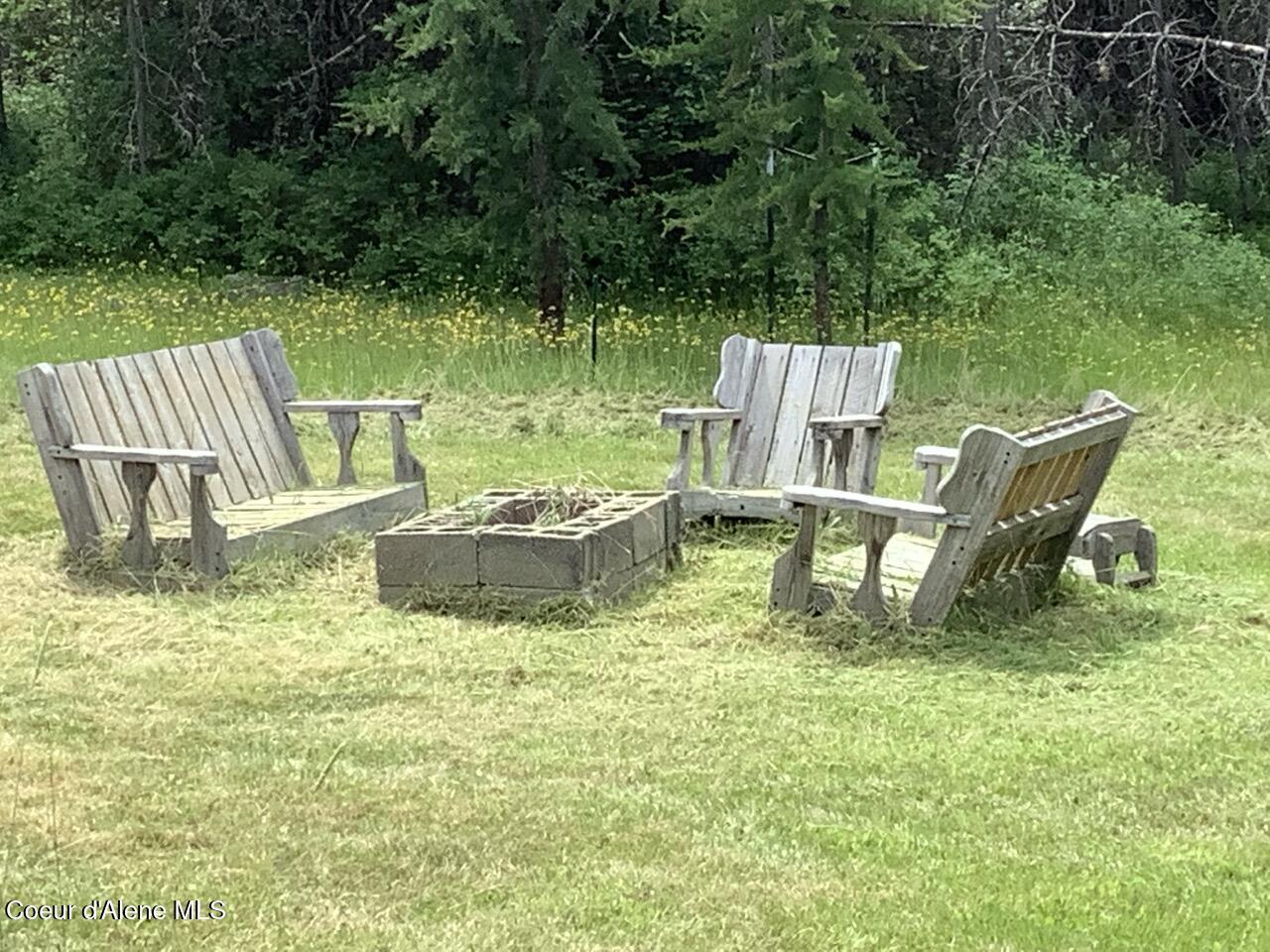 Image 4: Firepit area