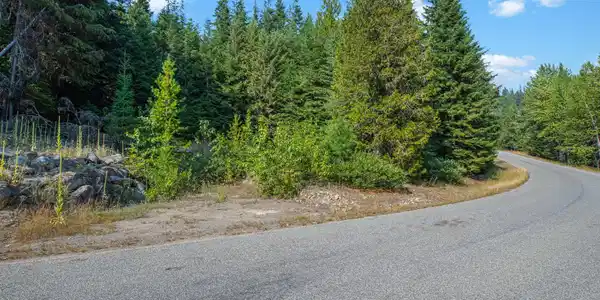 Image 3: 5-web-or-mls-775 Fairway Dr Right-2