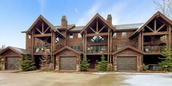 38 Avalanche Rd Unit 2
