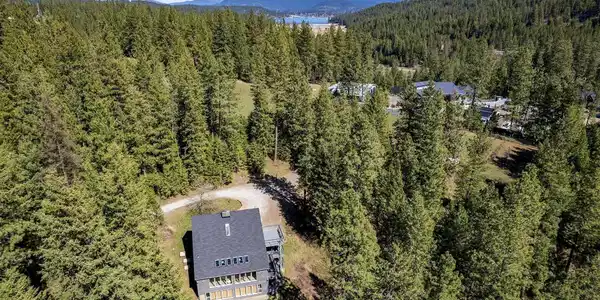 Image 2: Close to Downtown Coeur dAlene