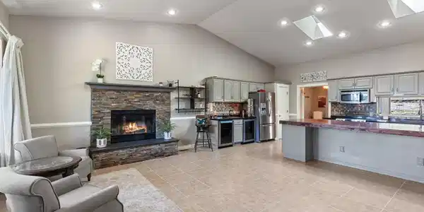 Image 2: Open Floor Concept