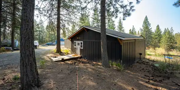 Image 2: Exterior