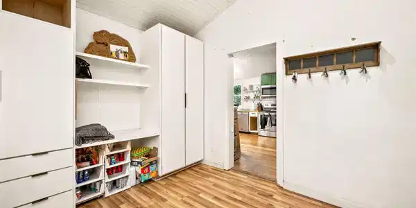 Image 3: Mud Room