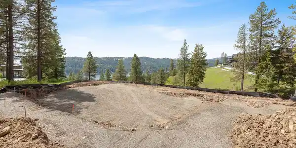 Image 3: Lakeview Homesite Setting