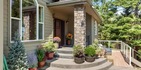 Image 3: 3807EAveryLn-2