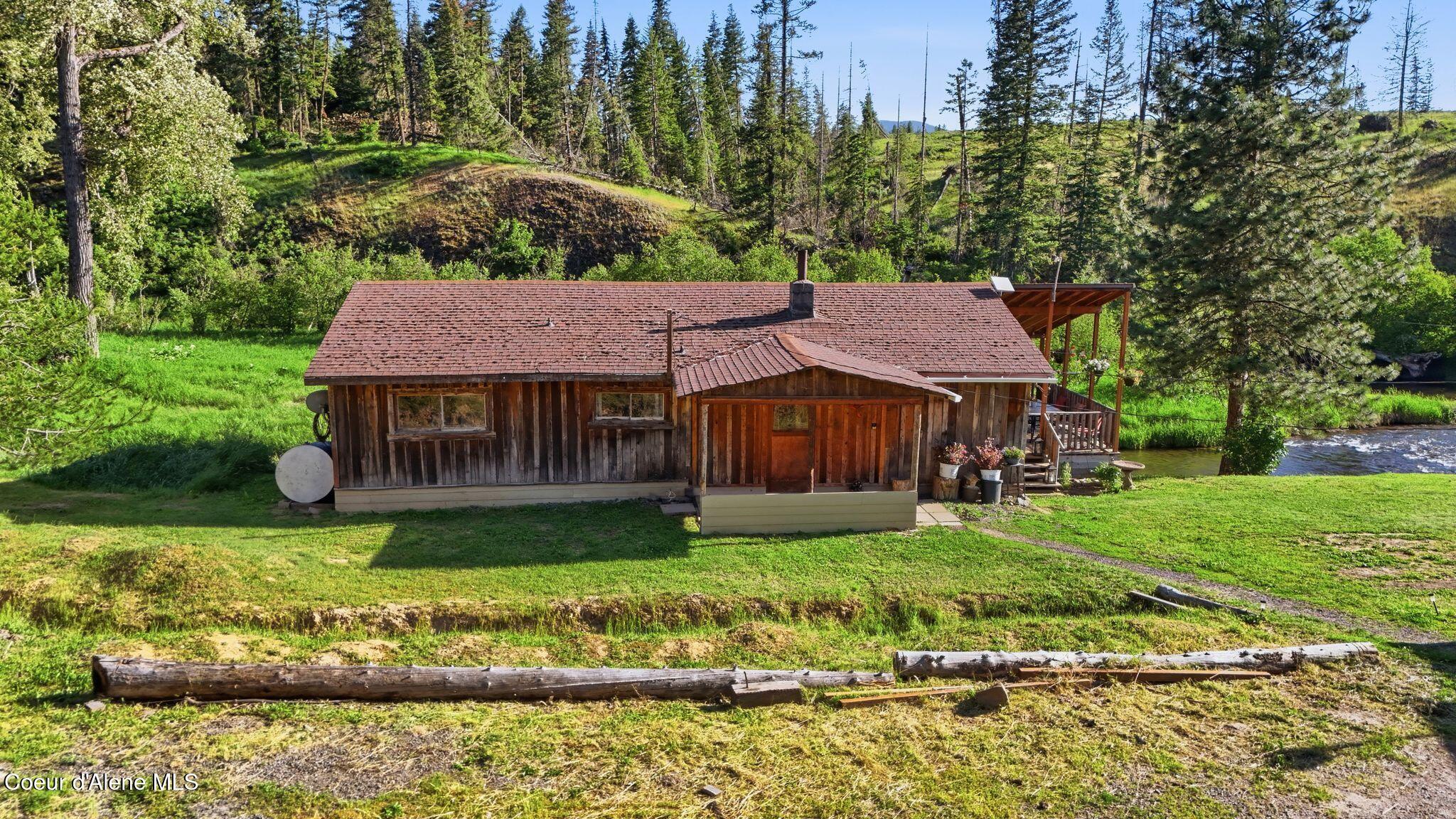 Image 4: Cabin