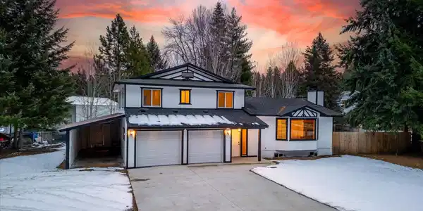 6933 W Tesemini DR