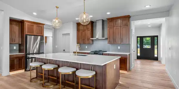 Image 3: Kitchen