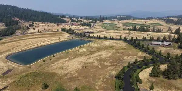 Image 2: Level & Open Building Site
