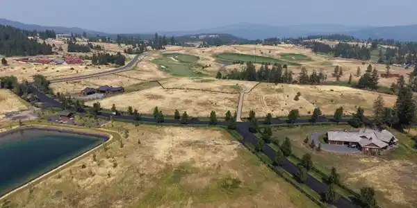 Image 4: A Generous 1.17 Acre Parcel