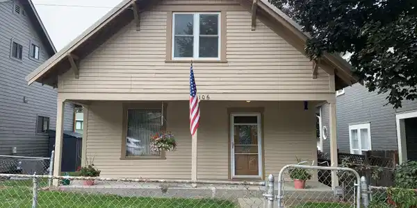 Image 3: Front View