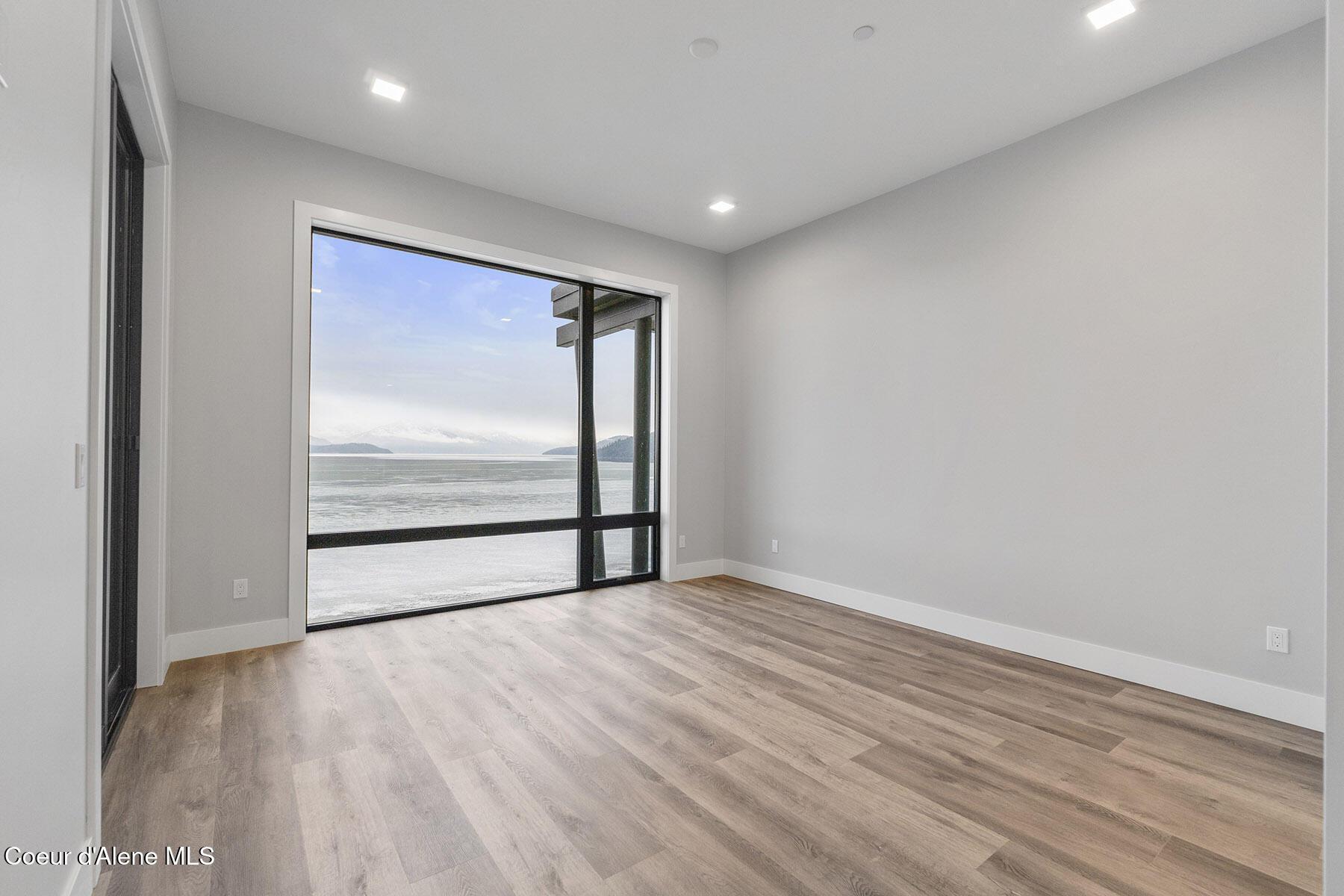 Image 2: 802-Sandpoint-Ave-#8404-5537