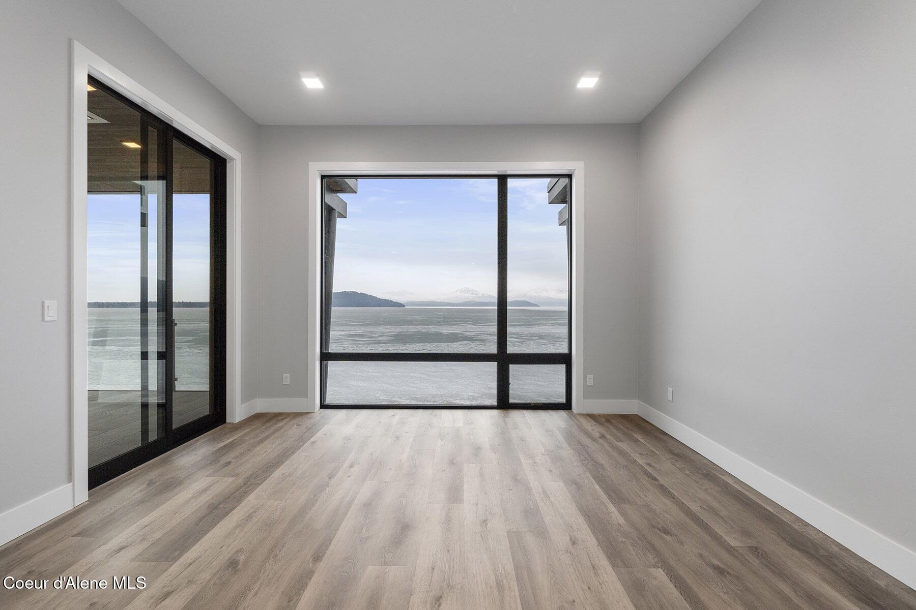 Image 3: 802-Sandpoint-Ave-#8404-5542