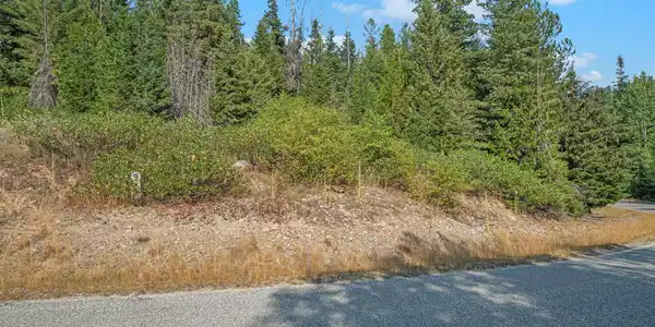 Image 2: 2-web-or-mls-775 Fairway Dr Left-2