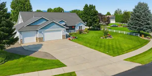 Image 4: 04-1999 W Heavenly Star Ct_RedHogMedia