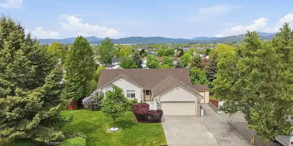 2413 N Stagecoach DR