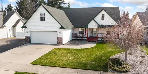 1152 W Canfield Ave