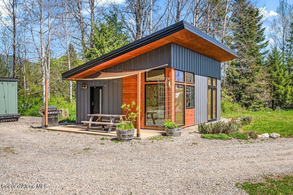 Image 3: Guest House