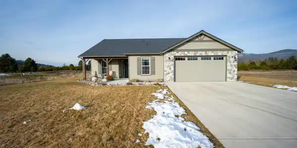 100 Bunker LN