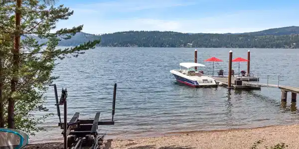 Image 3: Private Dock Boat Launch