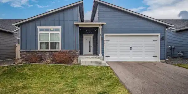 4242 N Donovan Lane