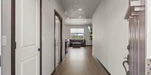 Image 4: Entry