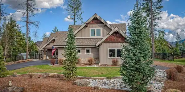 Image 2: Front of Home