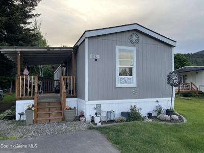 8582 W Park LOOP