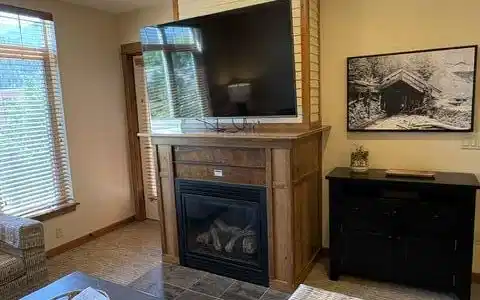 Image 2: living area