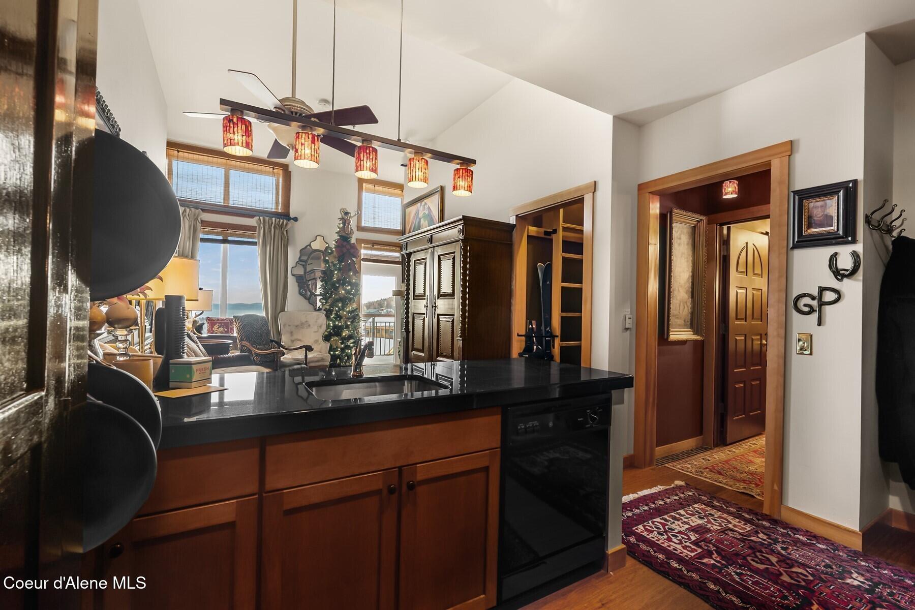 Image 2: Kitchen