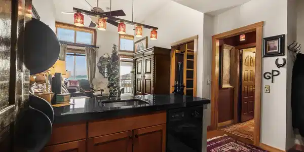 Image 2: Kitchen