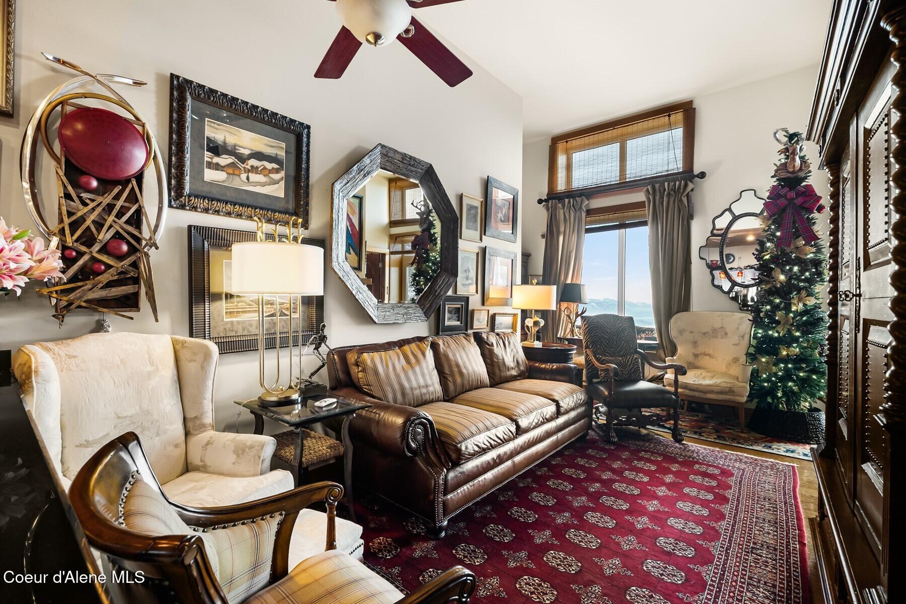 Image 3: Living Room