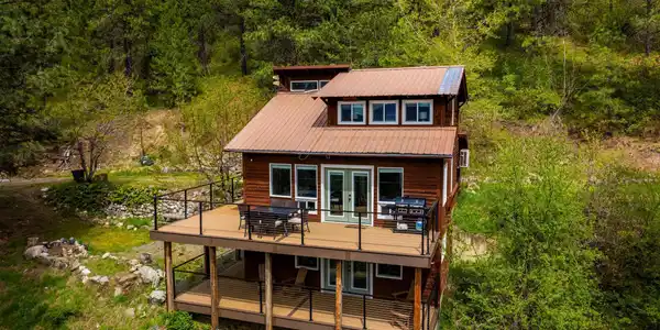 389 Rocky Rd