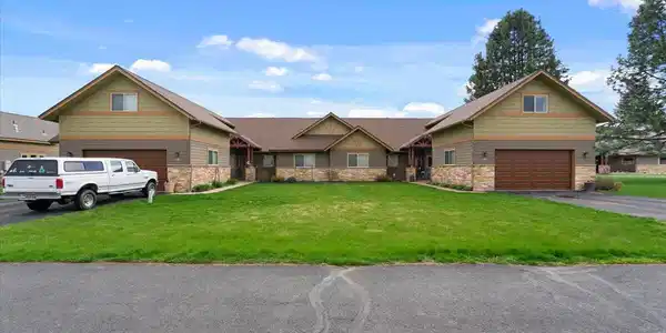 Image 3: 08-50 Bellflower Ct_RedHogMedia