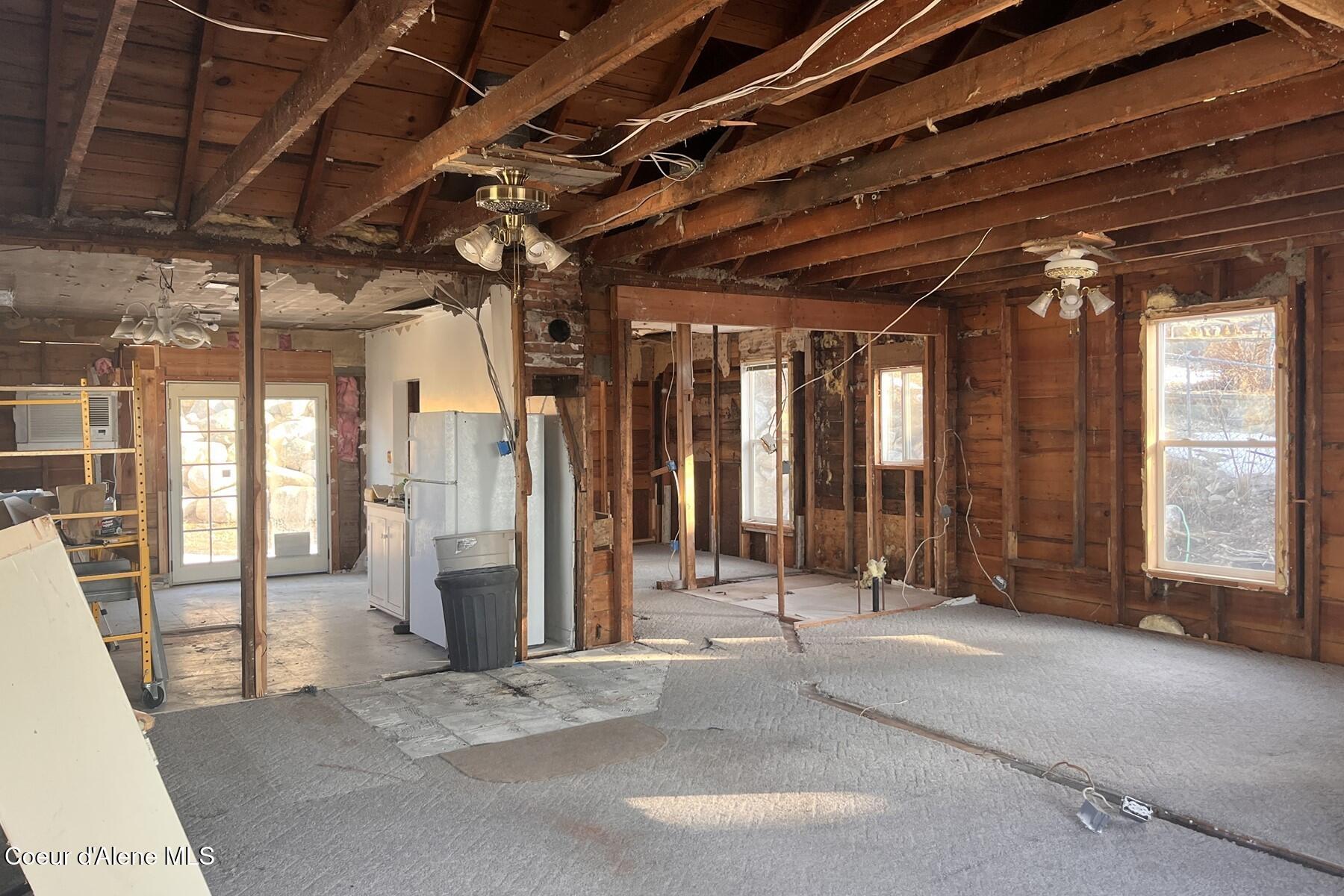 Image 3: Inside