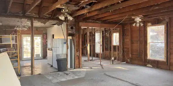 Image 3: Inside