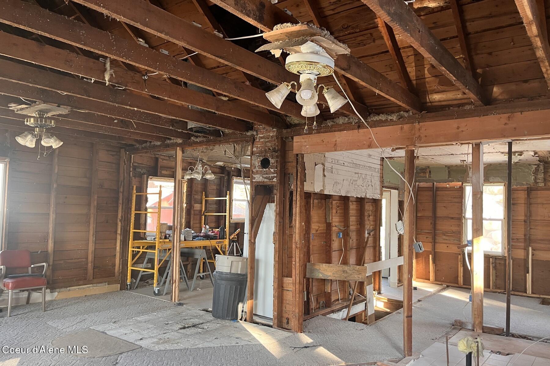 Image 4: Inside