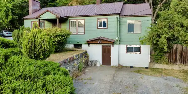 Image 2: Front Parking