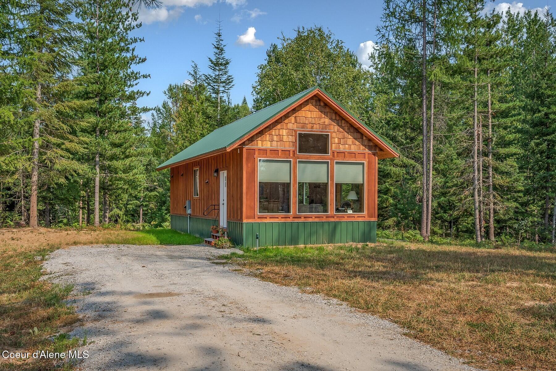 Image 3: Guest Cottage