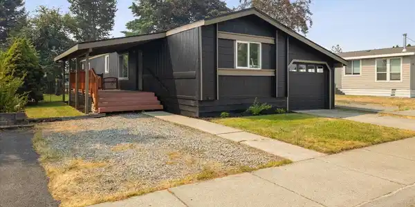 Image 3: Front Exterior