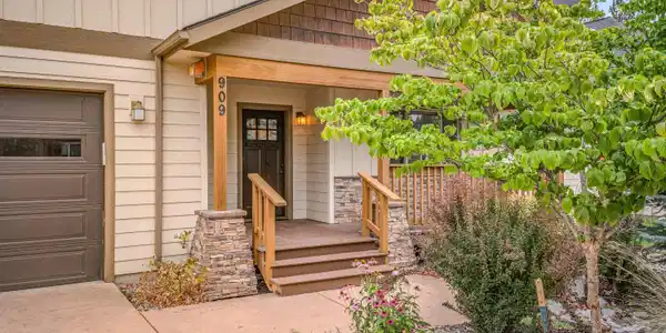 Image 3: Covered Front Porch Entry