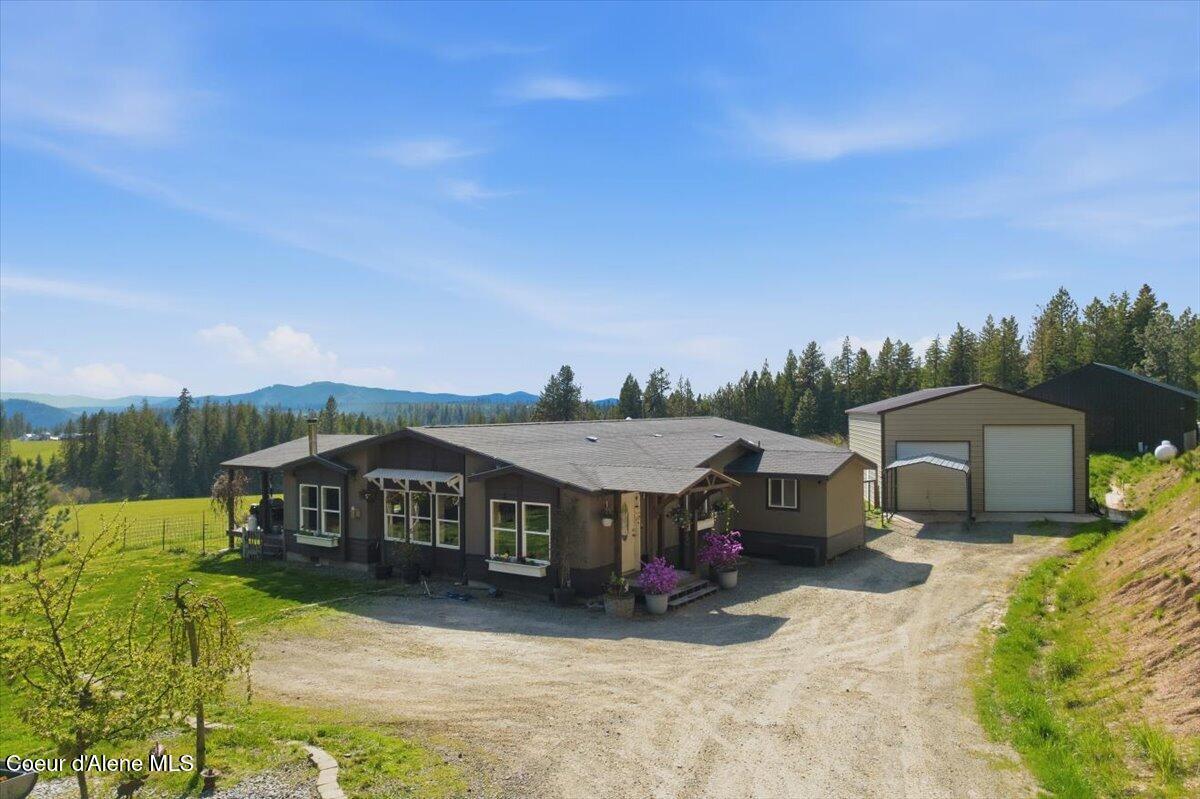 Image 3: Front of Home and Shop