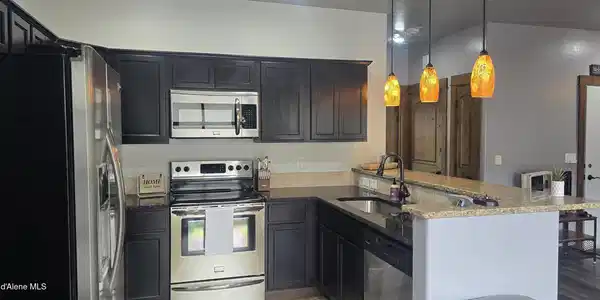 Image 3: Kitchen