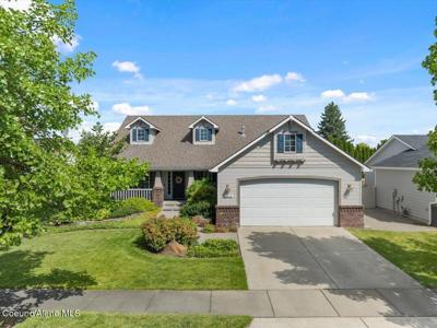 2415 W BOLIVAR AVE